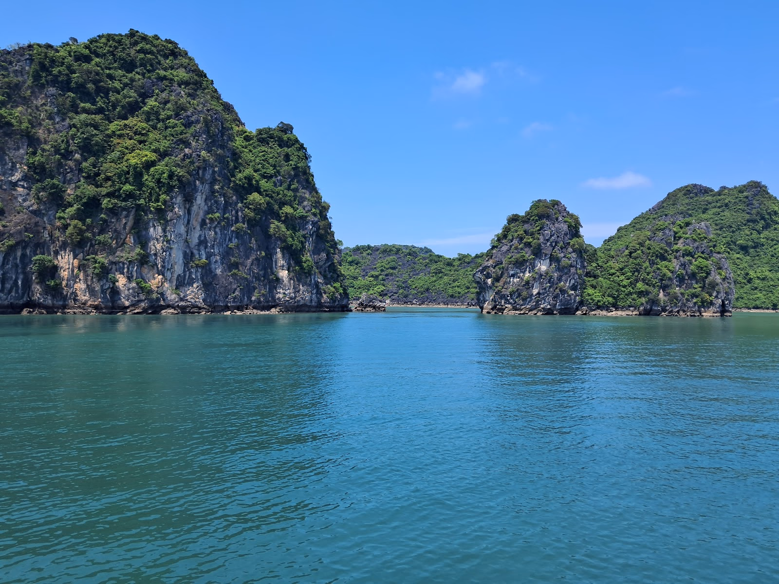 Explore Ha Long Bay