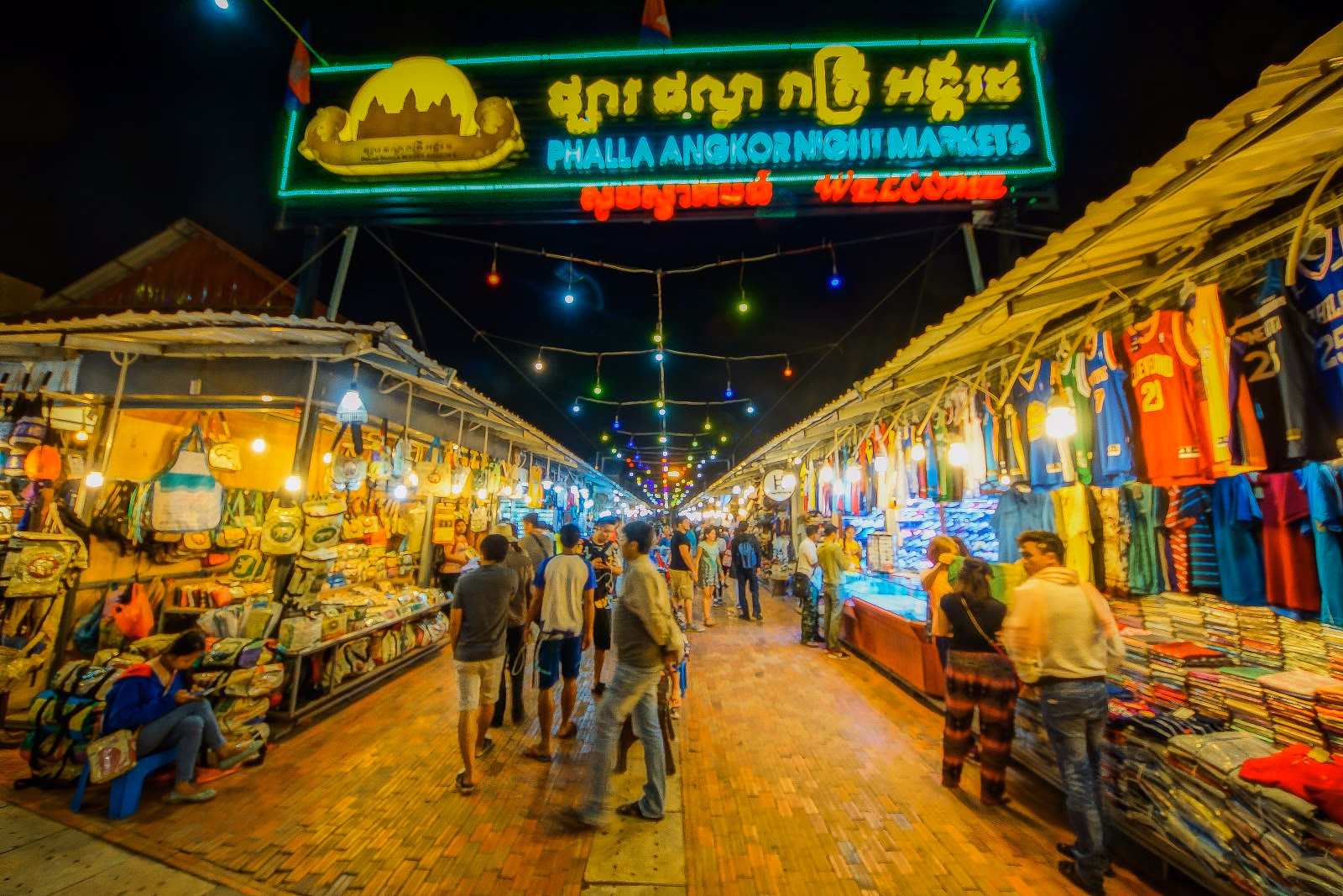 Discover the Buzz of Local Life