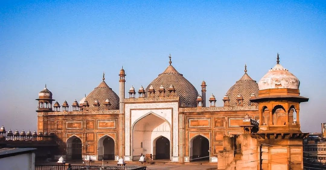Experience the Tranquility of Jama Masjid Agra
