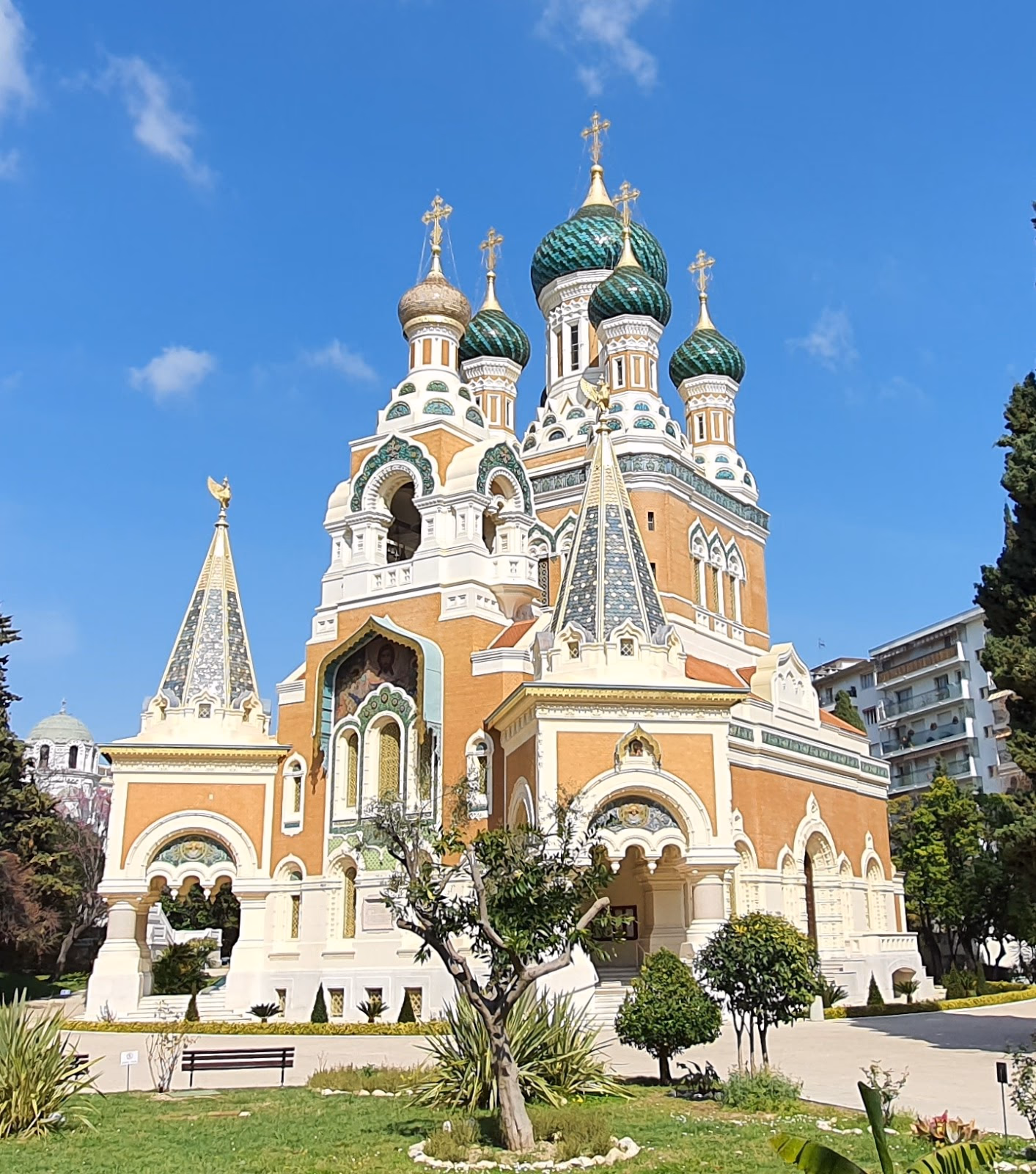Admire the Architecture of the Russian Orthodox Cathedral