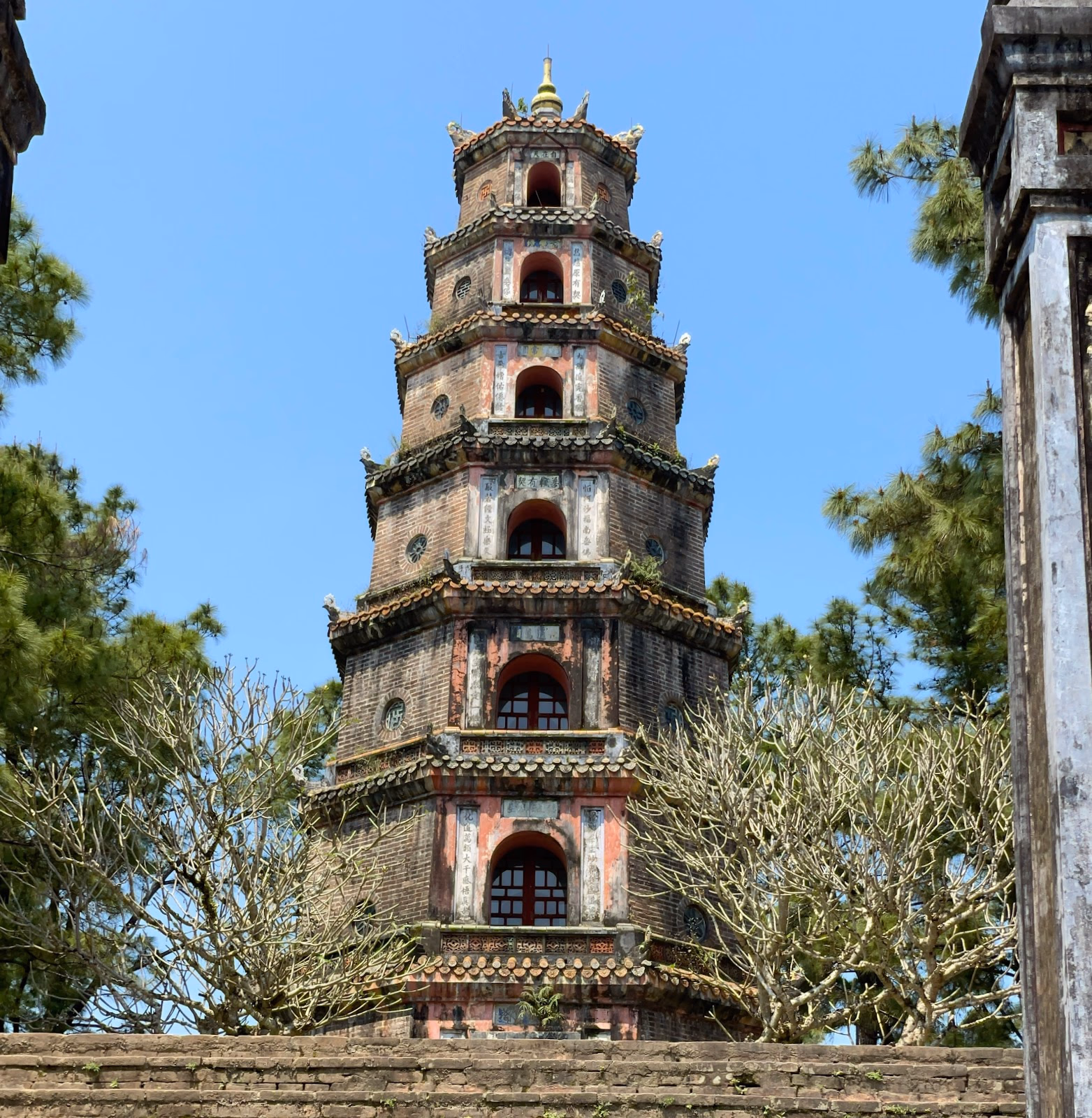 Admire the Iconic Thien Mu Pagoda