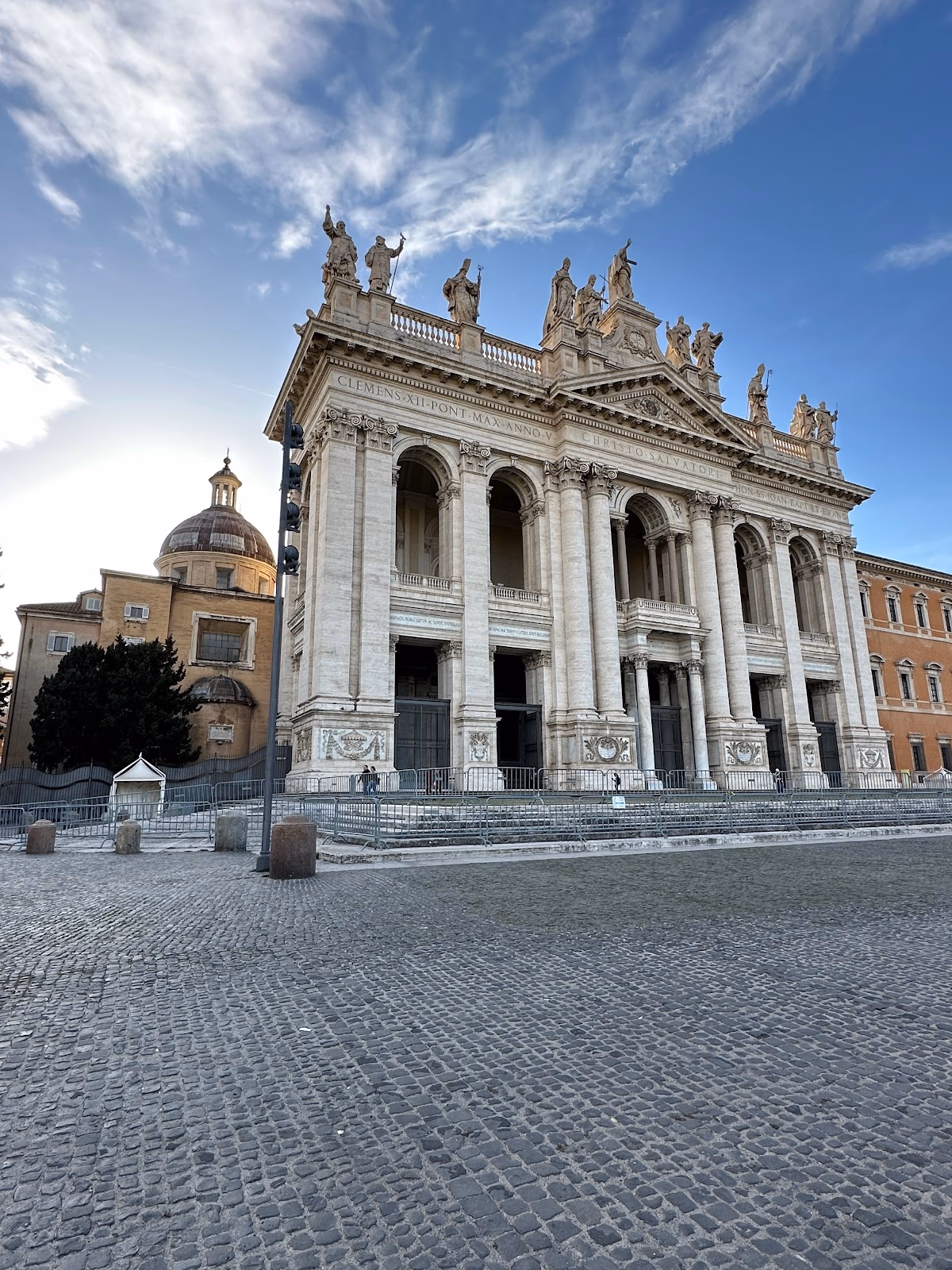 Explore the Basilica di San Giovanni in Laterano