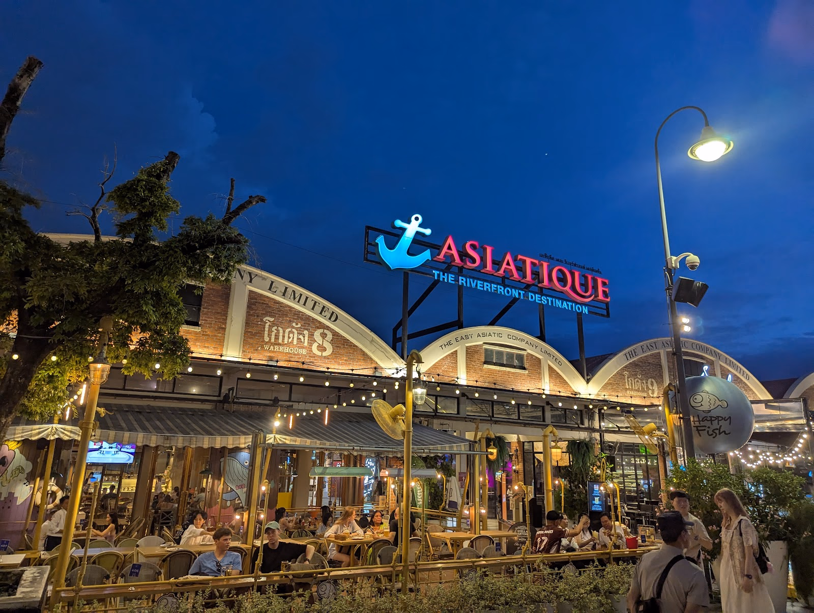 Explore Asiatique The Riverfront