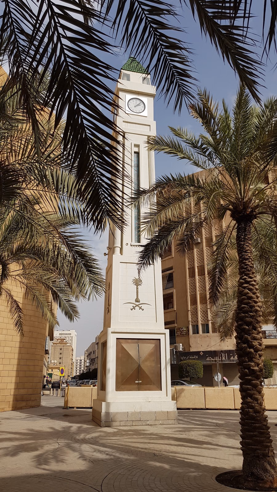 Experience the Buzz of Al Thumairi Street