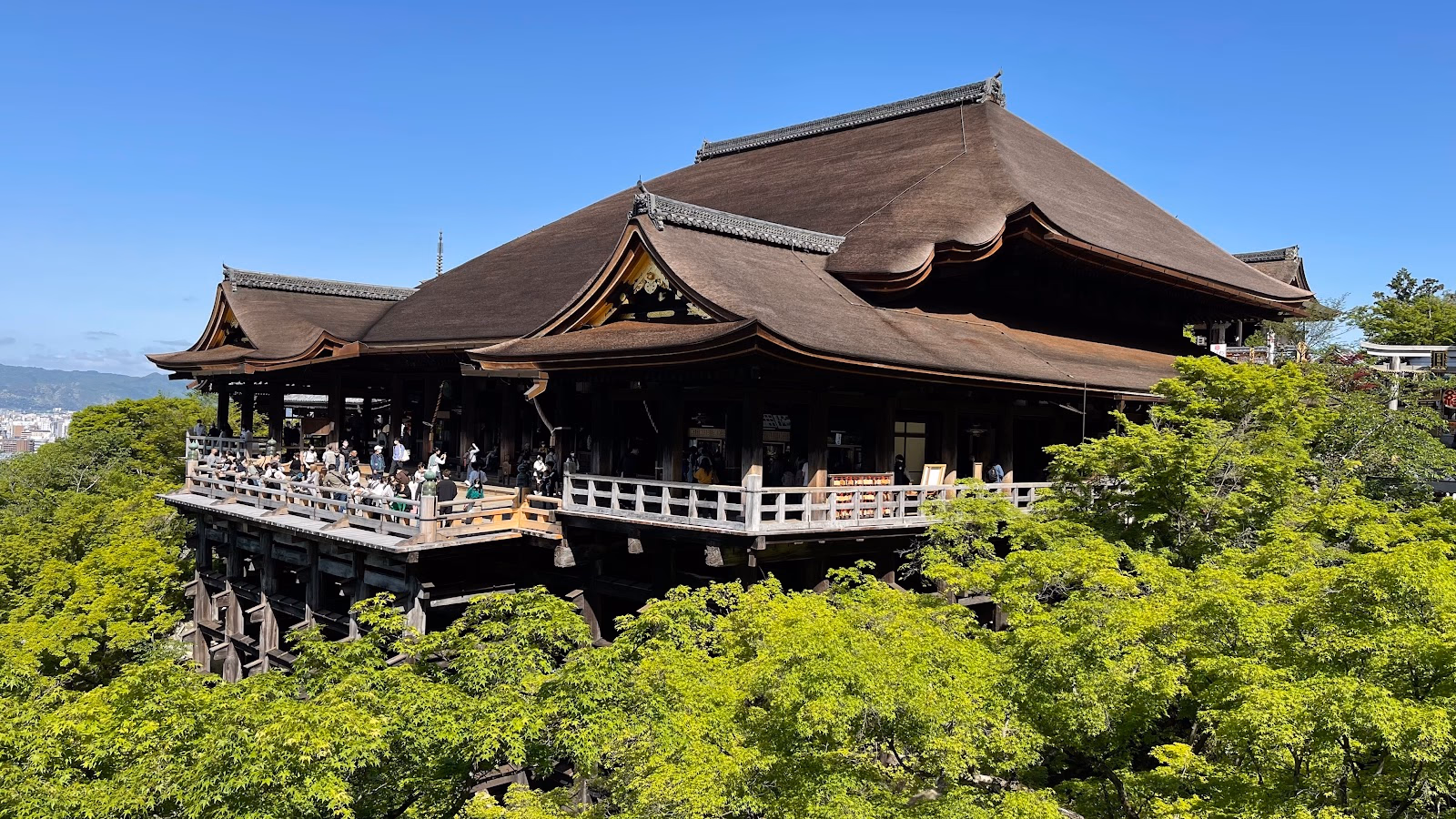 Experience the Iconic Wooden Stage and Stunning Views from Kiyomizu-dera Temple