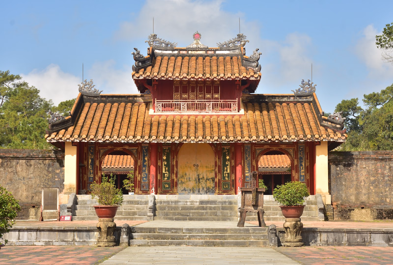 Explore the Opulence of the Royal Tombs