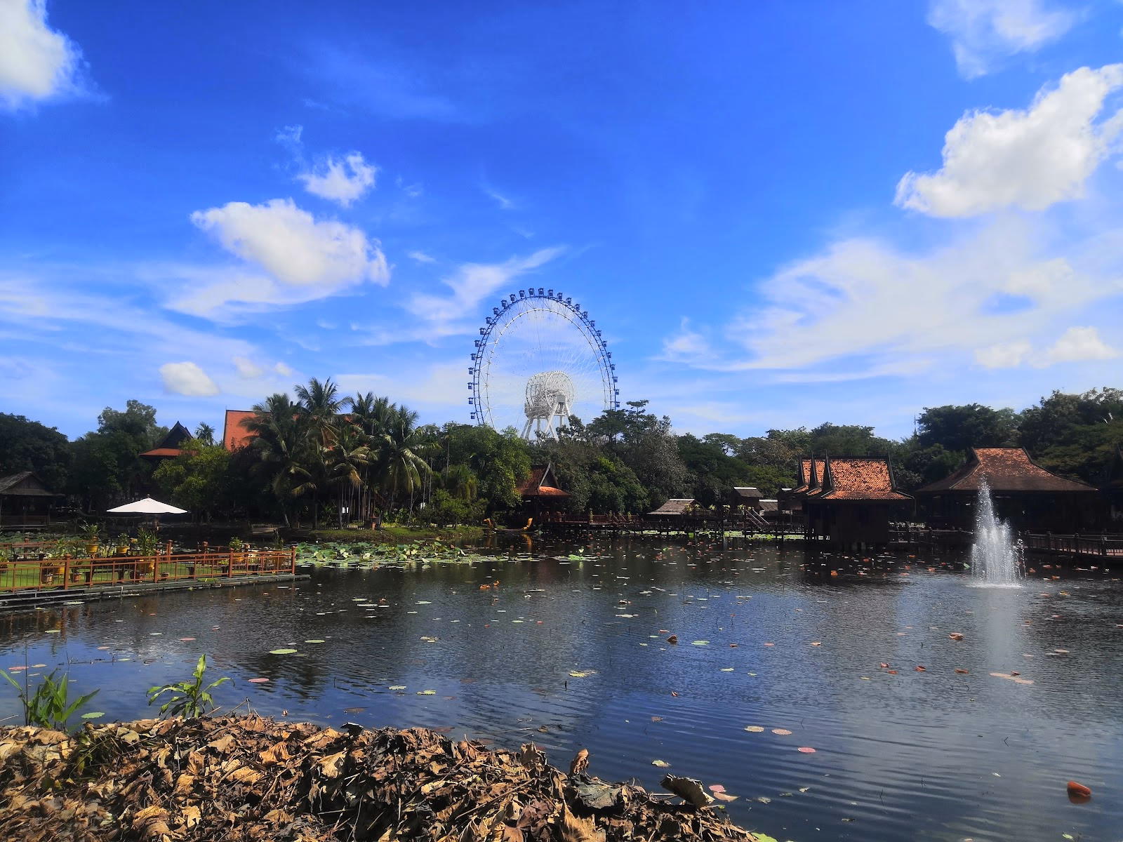 Experience Cambodian Culture in a Vibrant Setting
