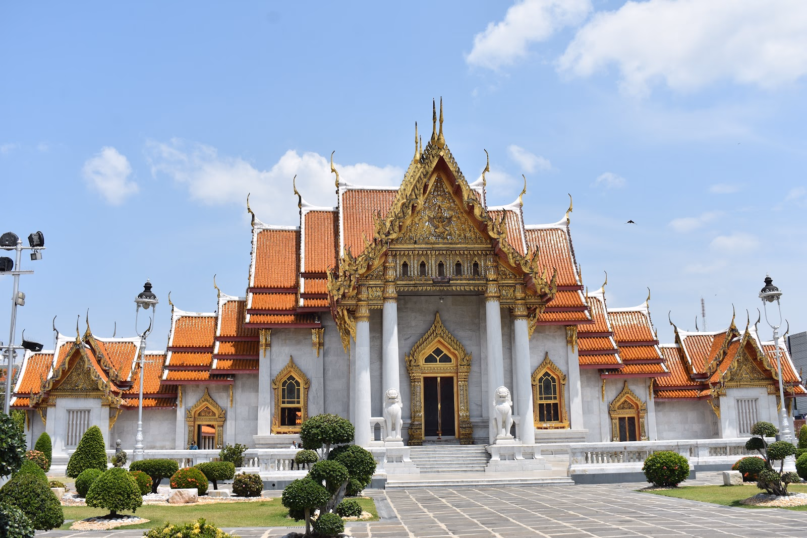 Explore Wat Benchamabophit, the Marble Temple