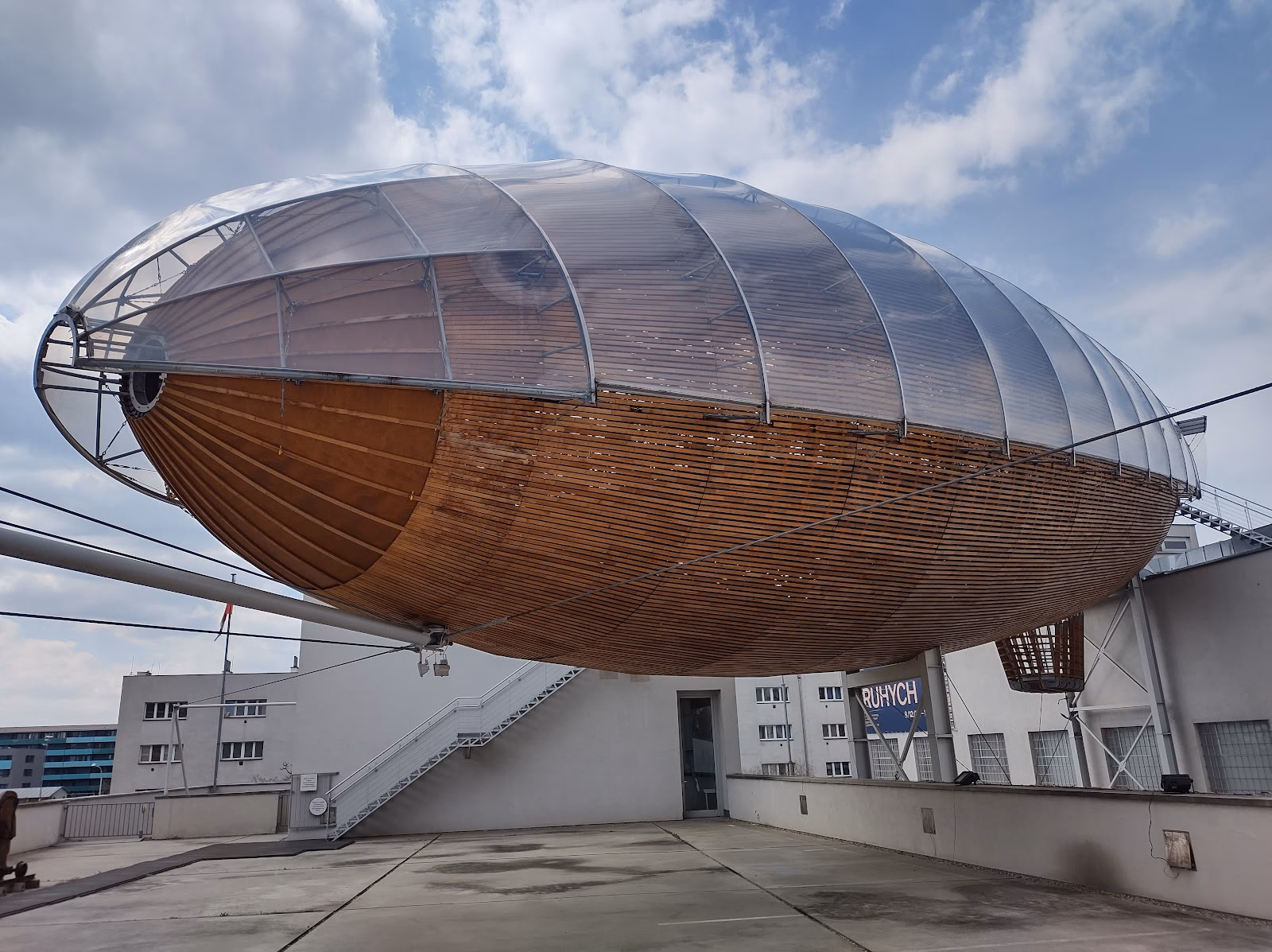 Experience Cutting-Edge Contemporary Art