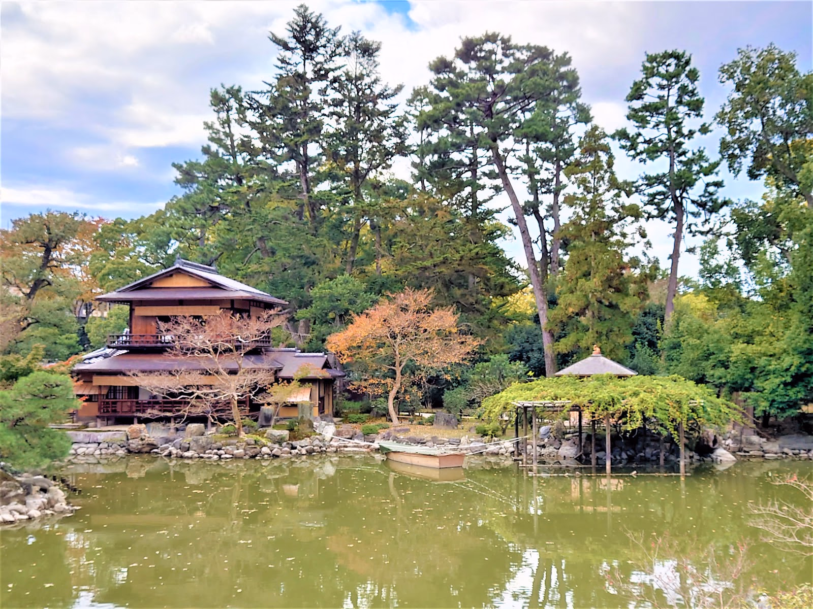 Explore the Beautiful Gardens Surrounding the Kyoto Imperial Palace