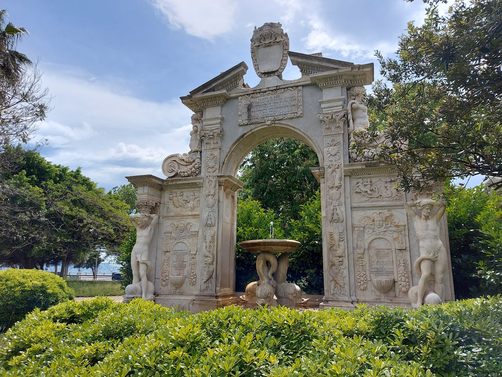 Visit the Villa Comunale Park