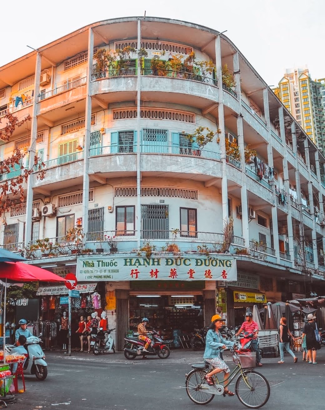 Embrace the Chaos of Cholon Chinatown