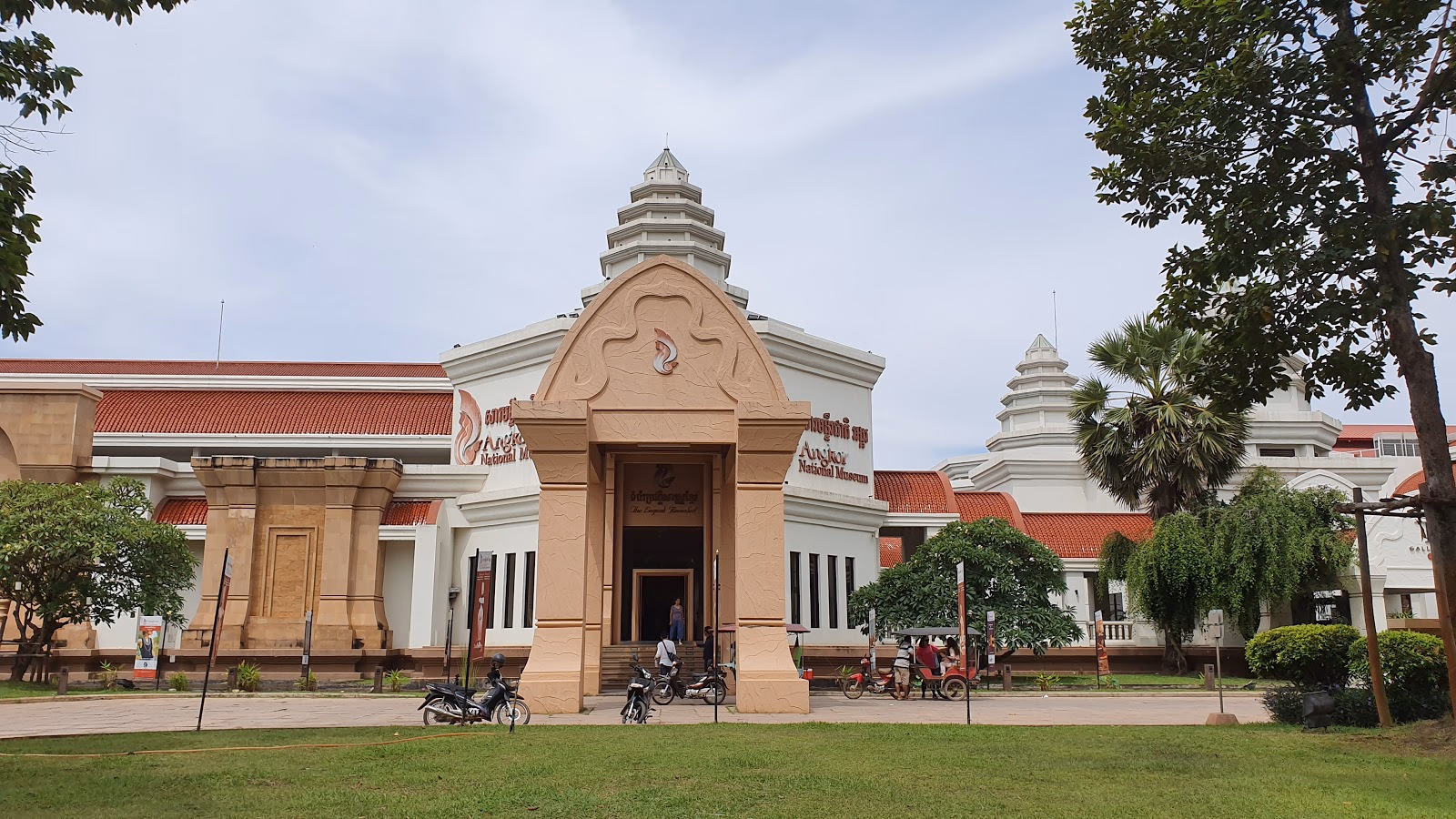 Unravel the Mysteries of the Khmer Empire