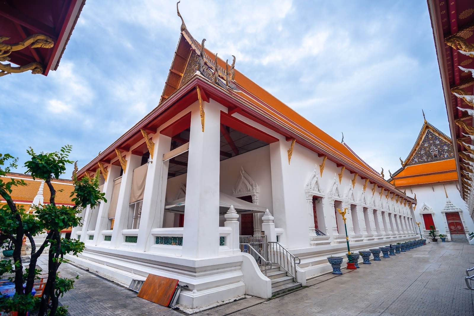 Discover the Historical Significance of Wat Mahathat